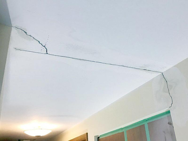 Trần nứt có thể trám rồi sơn ngay không?